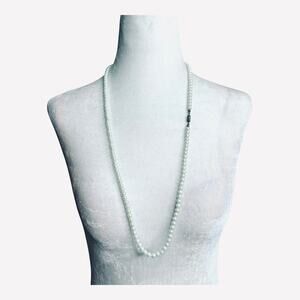 Vintage Iridescent White Faux Pearls Single Strand Necklace